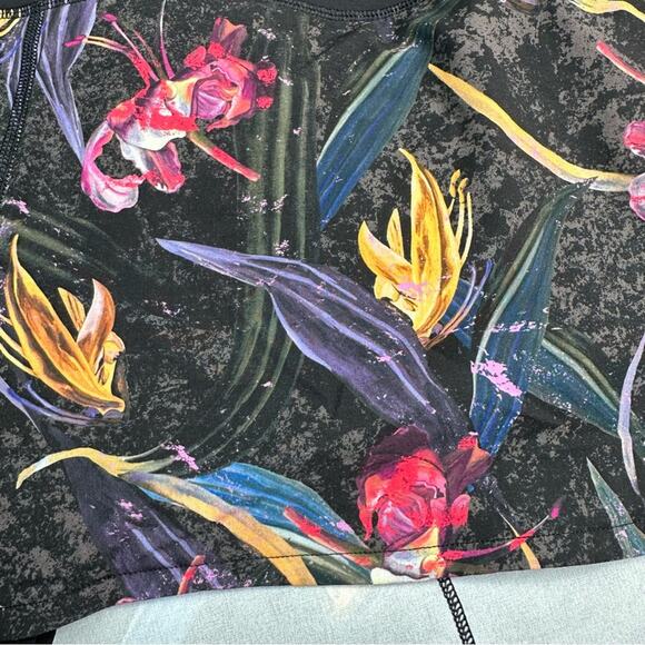 Lululemon Speed up Jungle Birds of Paradise Print Running Shorts / BLACK - Picture 3 of 7
